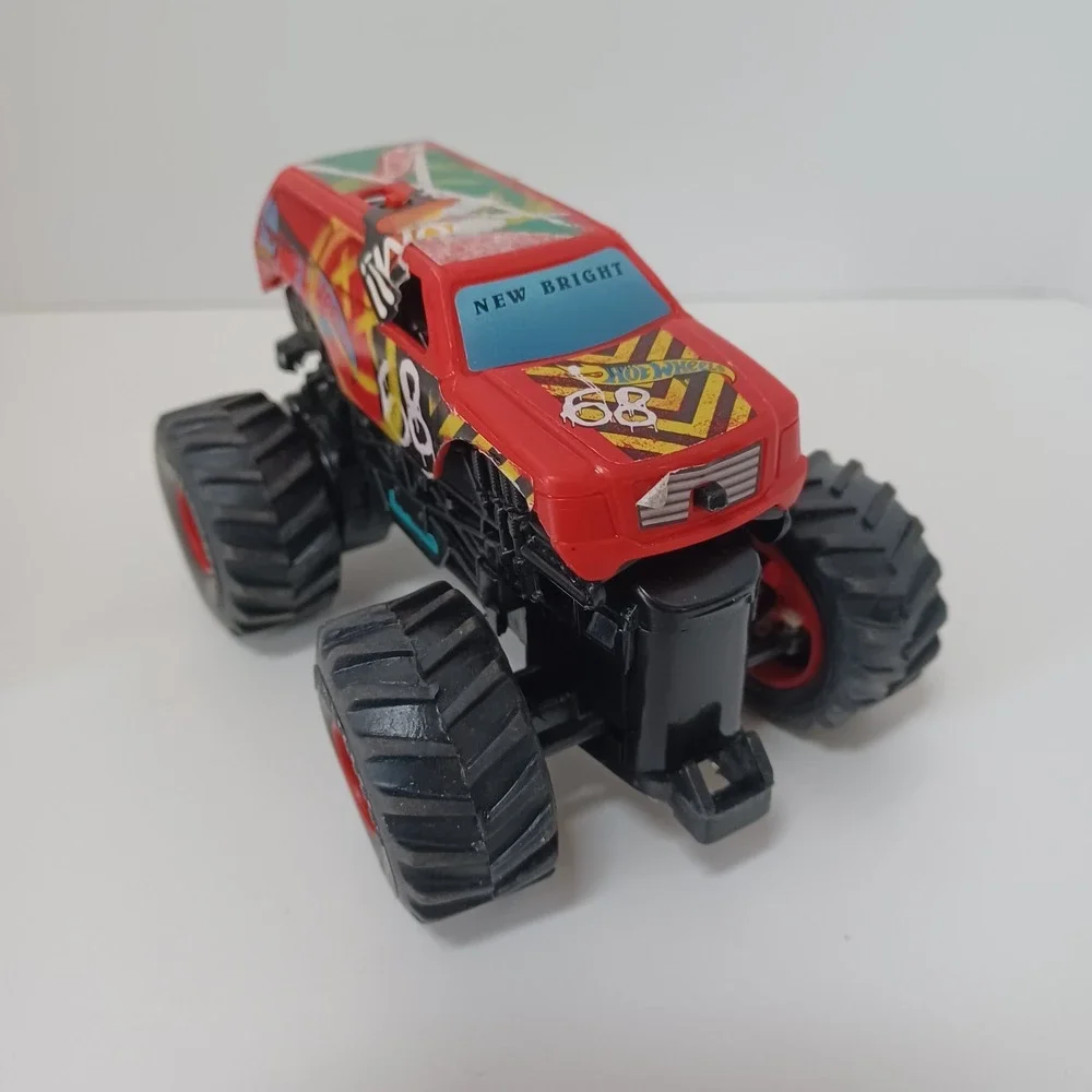 Hot Wheels LOT Monster Trucks‎ 12